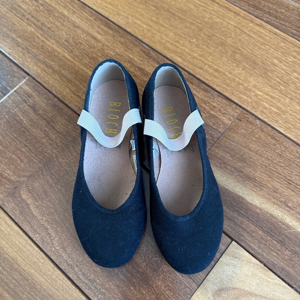 Bloch character shoes girl size 11.5